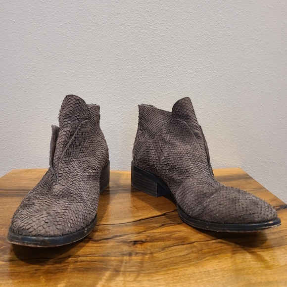 Eileen Fisher Tuck Graphite Snakeskin Embossed Booties - Picture 2 of 10
